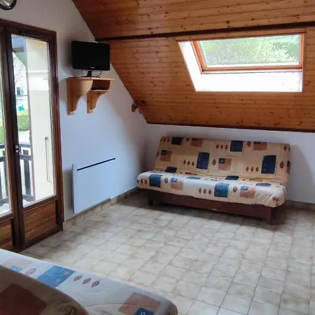 La Lorraine Apartment *